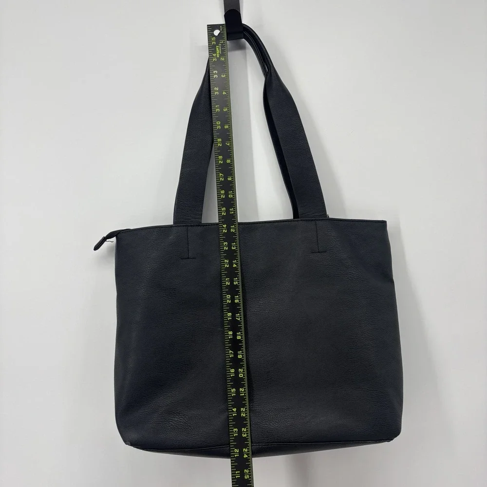 UNIVERSAL‎ THREAD Womens Shoulder BAG Book Laptop Work Faux Leather Suede DEFECT